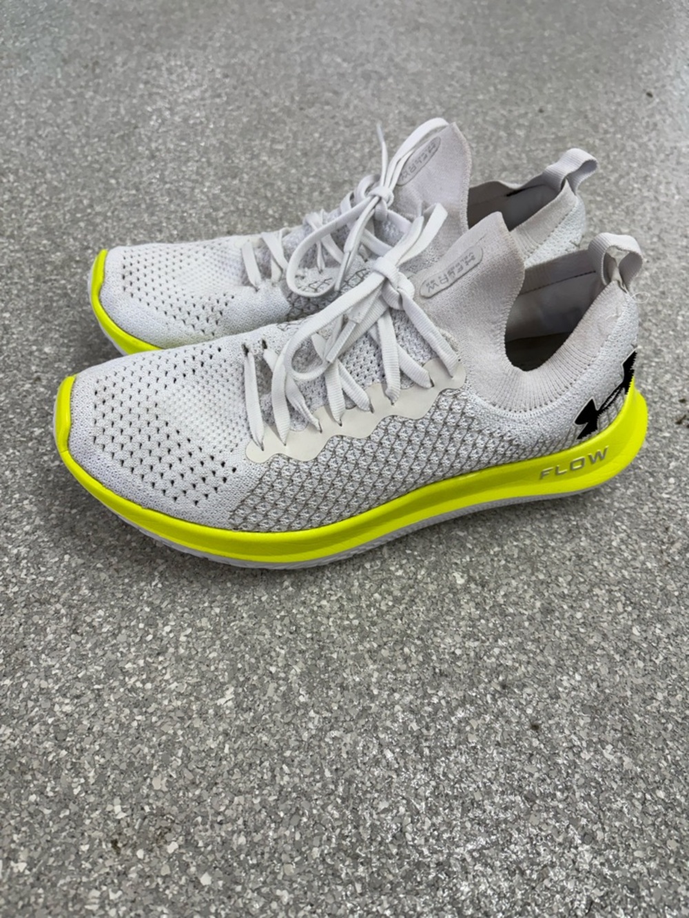 Under Armour Flow Velociti SE 
Women’s size 9